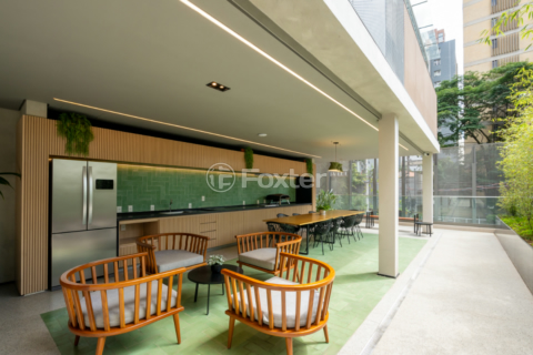 Image 35 - 921530