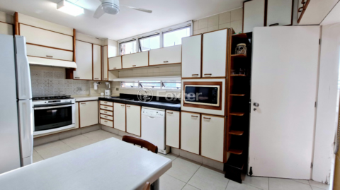 Image 38 - 921533