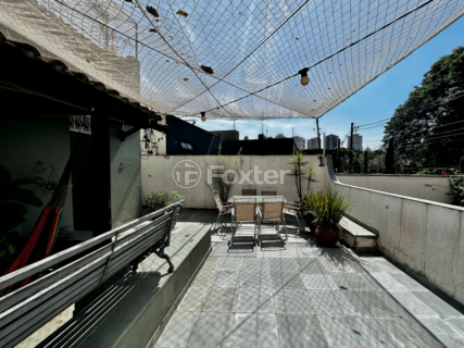 Image 31 - 921557