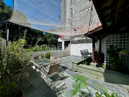 Image 37 - 921557