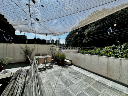 Image 32 - 921557