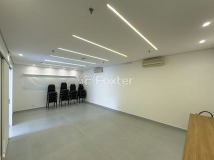Image 32 - 922211