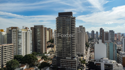 Image 8 - 922300