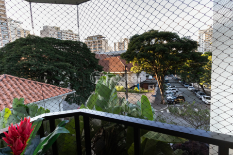 Image 10 - 922359