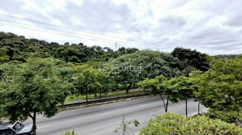 Image 5 - 922545