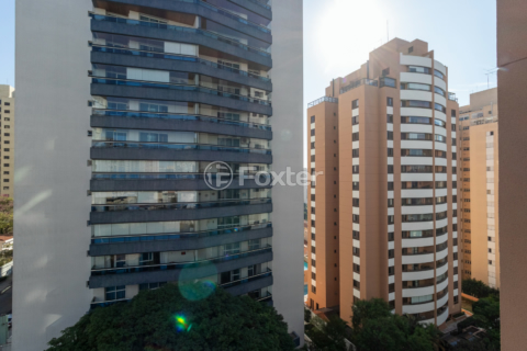 Image 17 - 922592