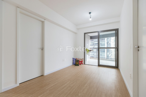 Image 4 - 922812