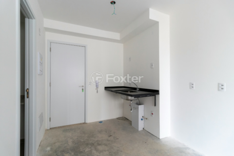 Image 7 - 923505
