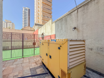 Image 31 - 923517