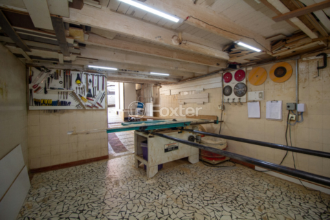 Image 30 - 923550