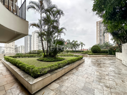 Image 38 - 923577