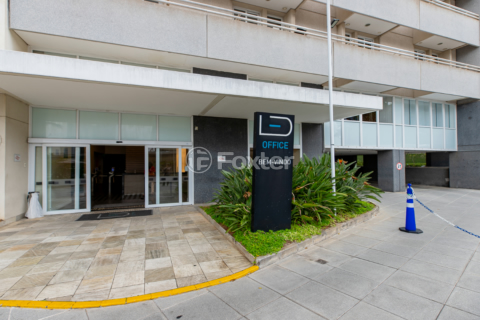 Image 23 - 923587