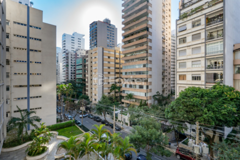 Image 8 - 923592