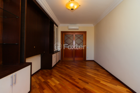 Image 33 - 923617