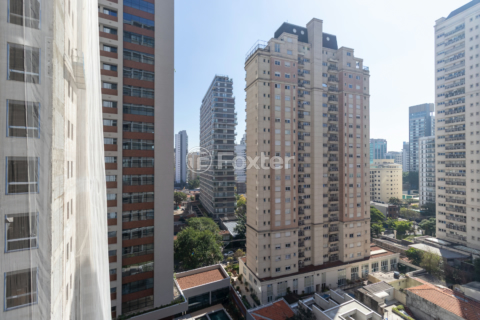Image 4 - 923700