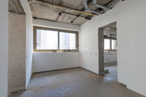 Image 7 - 923700