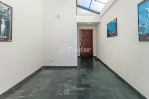 Image 32 - 923758