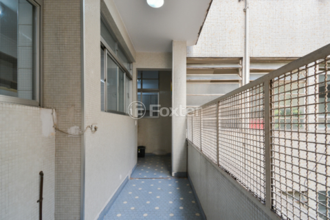 Image 27 - 923761