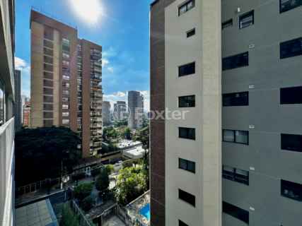 Image 17 - 923815