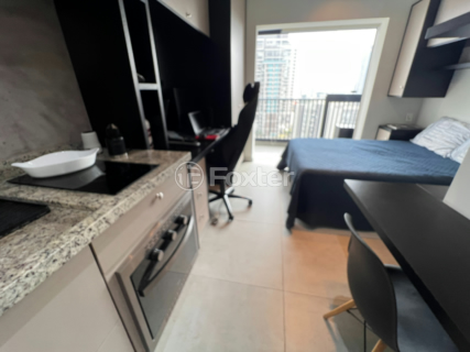 Image 10 - 923846