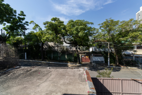 Image 9 - 923851