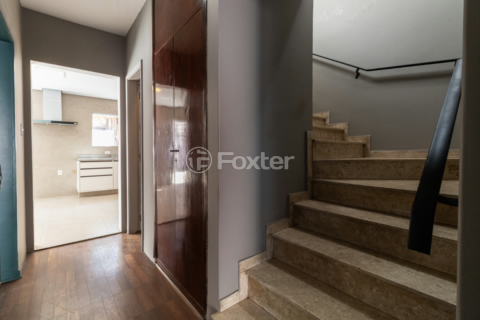 Image 21 - 923851