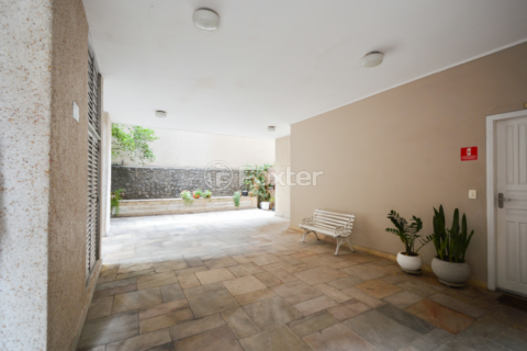 Image 40 - 923857