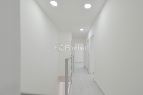 Image 19 - 923886
