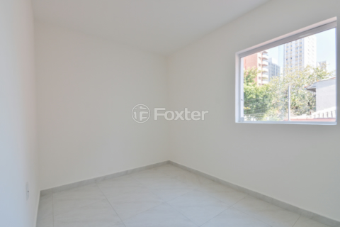 Image 21 - 923886