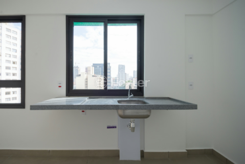 Image 4 - 923915