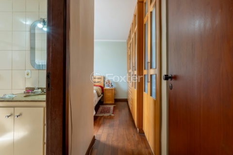 Image 33 - 923928