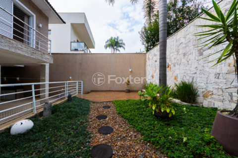 Image 32 - 923949