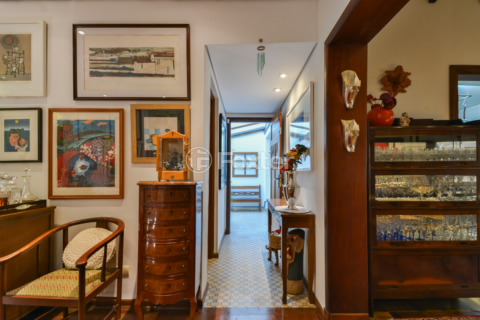 Image 4 - 923950