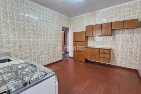Image 29 - 923956