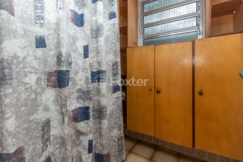 Image 28 - 923965