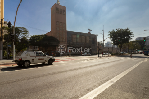 Image 41 - 924057