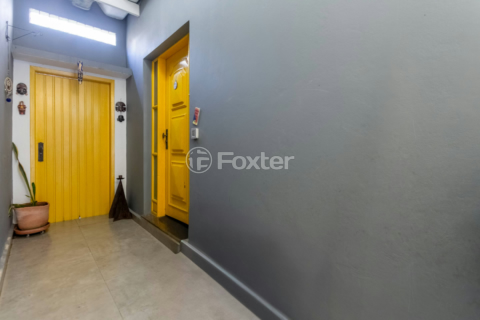 Image 21 - 924074