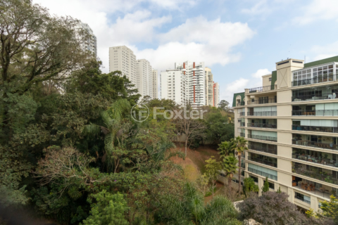 Image 25 - 924225