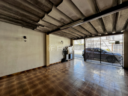 Image 6 - 924320