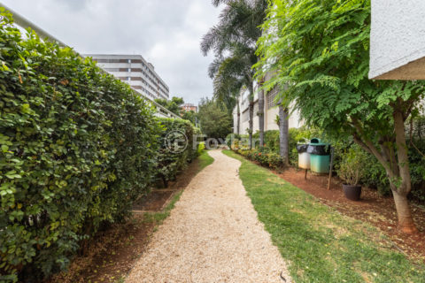 Image 20 - 924380