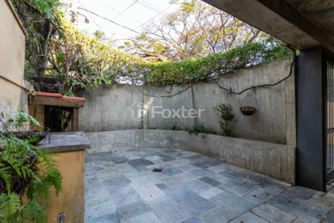 Image 40 - 924605