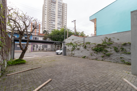 Image 40 - 925011