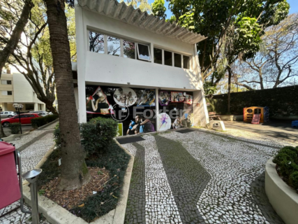 Image 27 - 925022