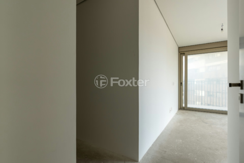 Image 32 - 925060