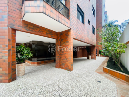 Image 40 - 925211