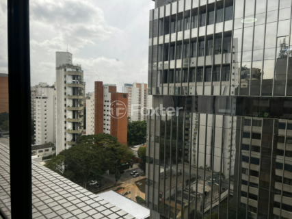 Image 18 - 925241