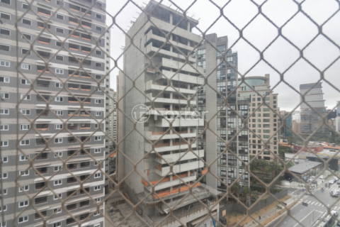 Image 19 - 925374