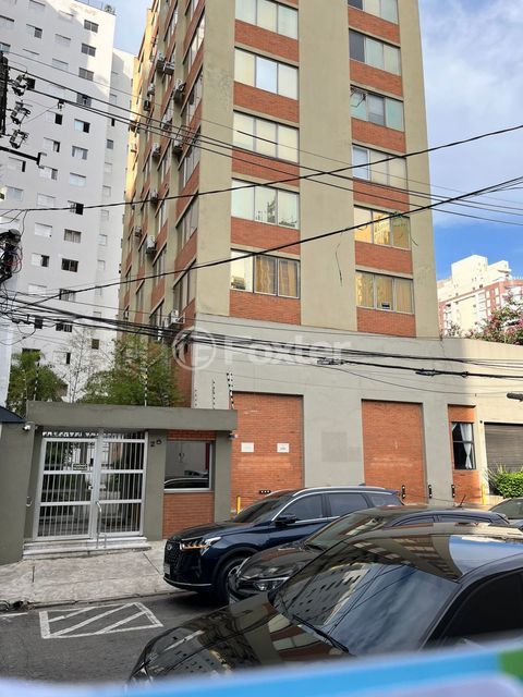 Image 21 - 925761