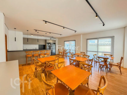 Image 37 - 926043
