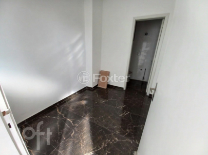 Image 11 - 926410